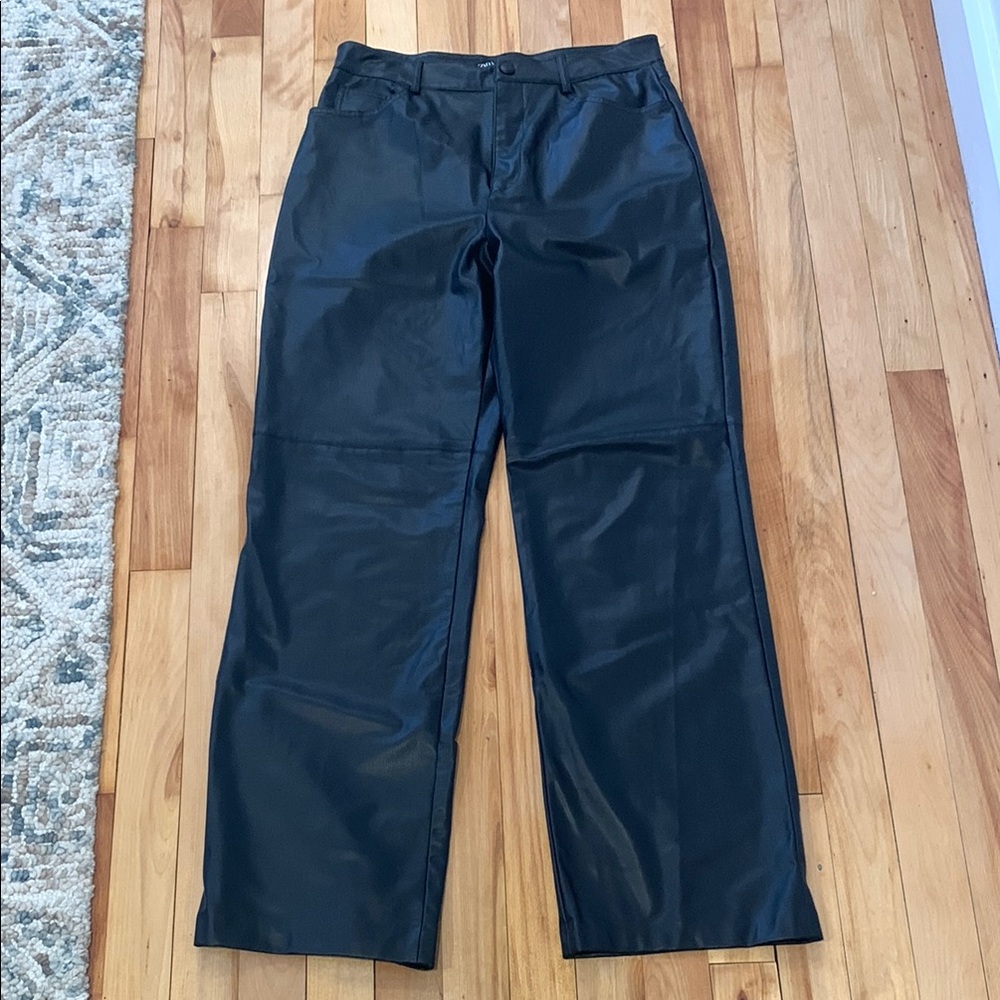 Women’s Zara Black Faux Leather Pants *Broken Zipper* - Size Large